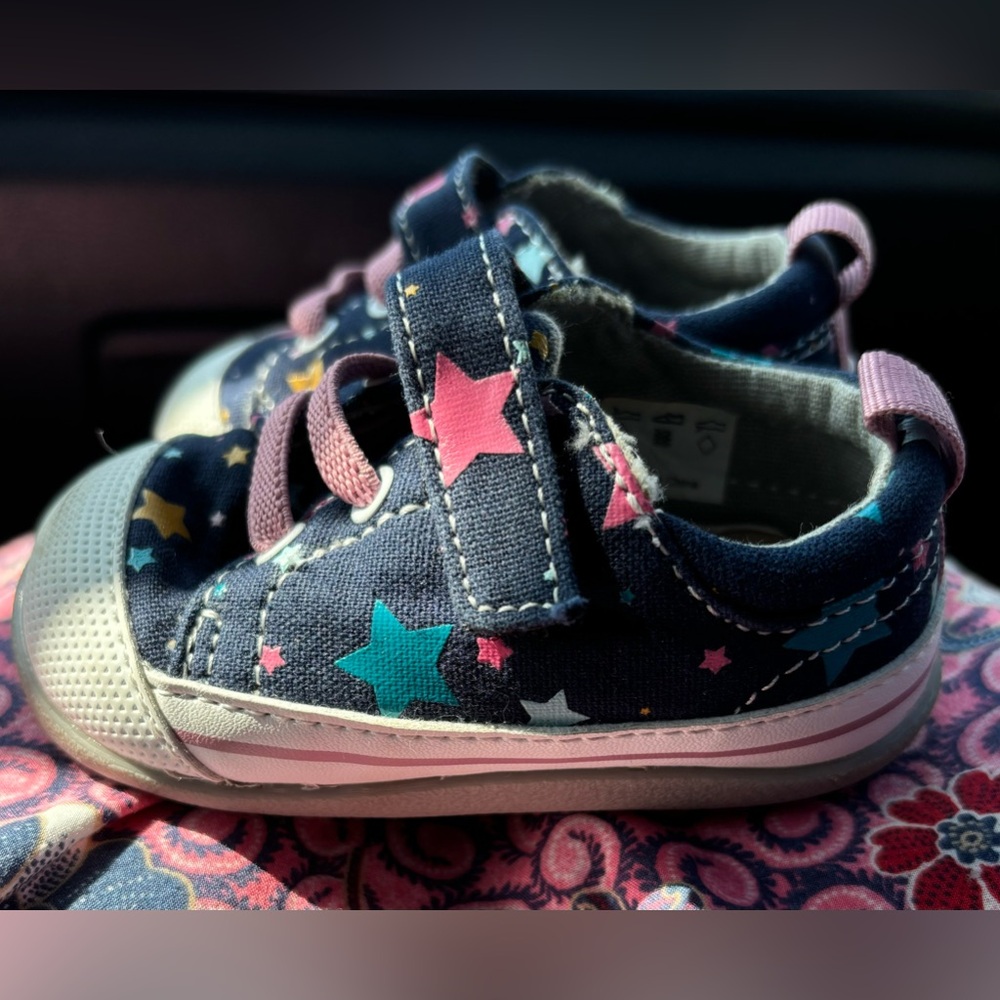 See Kai Run first walker sneakers Size 4 with original box